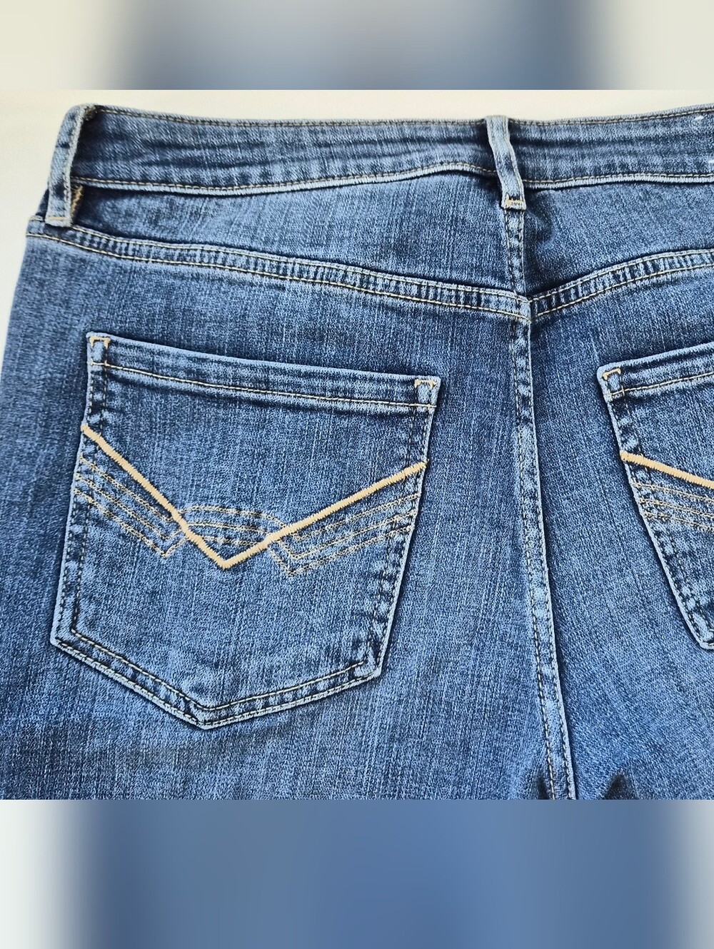 NWOT Idyllwind - Flare Leg Jean, Women's Size 12" X 36" - Picture 5 of 6